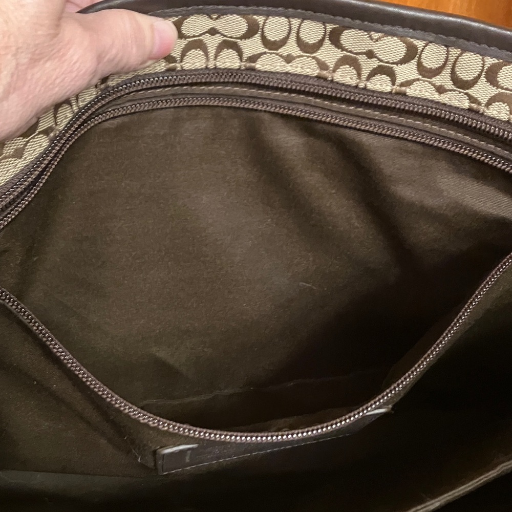 COACH. BROWN AND TAN BUSINESS CANVAS BRIEFCASE WITH LEATHER TRIM. AUTHENTIC. EUC - Picture 8 of 16